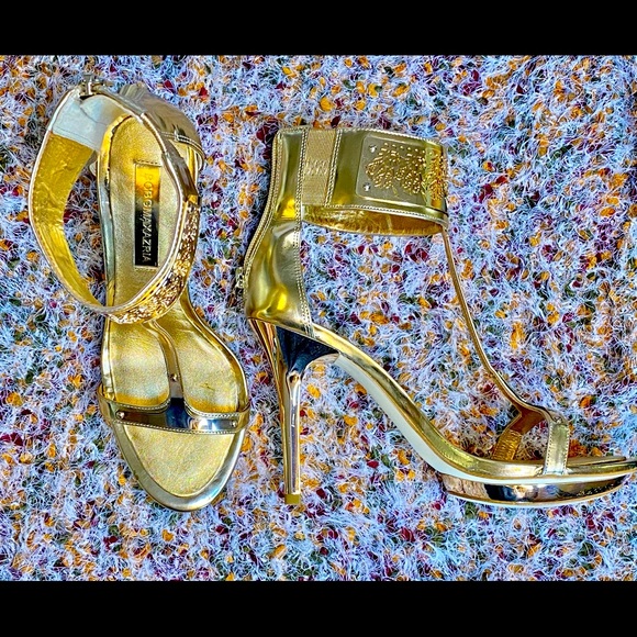 BCBGMaxAzria Golden Metallic Sandal - Picture 1 of 4